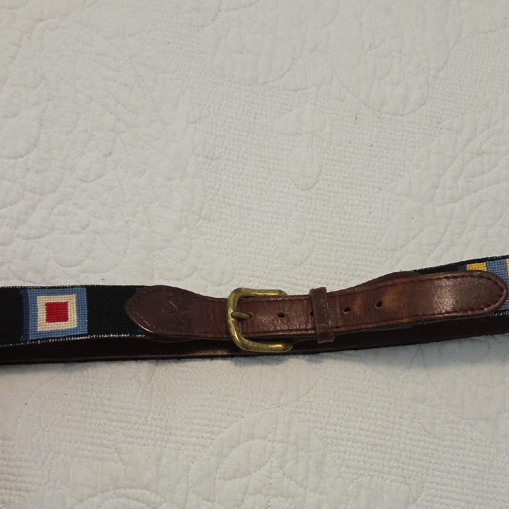 Brown Leather Men's Belt with Patterned Design